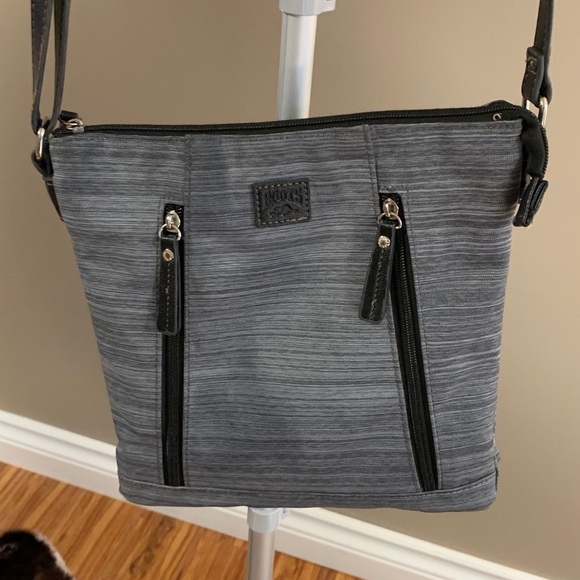 ROOTS Stylish Gray Crossbody Bag / Purse - Picture 2 of 3